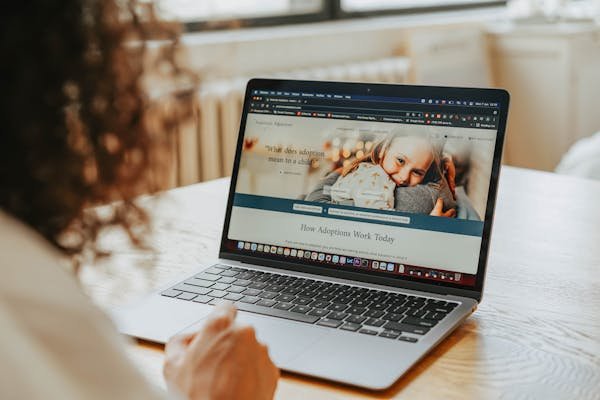 Stratégies efficaces de redirection htaccess pour améliorer votre site